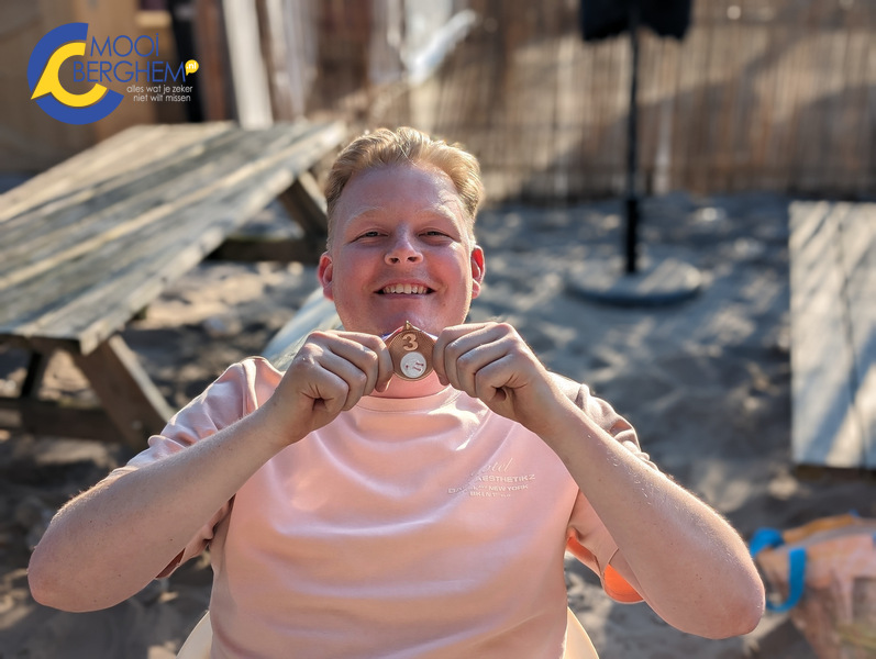 PXL 20240609 180208348.PORTRAIT