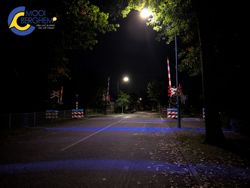 Blauwe lichtstrepen in de Pachthoeve zijn weer terug!