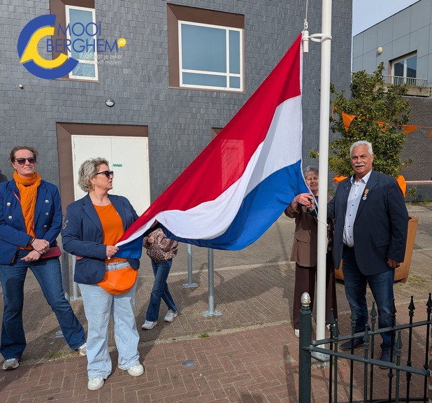 Feestelijke aftrap Koningsdag in Berghem met gedecoreerden in de hoofdrol