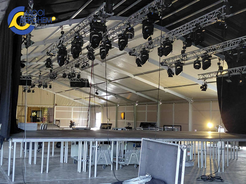 Megatent staat er: carnaval en pronkzittingen in Berghem komen steeds dichterbij!