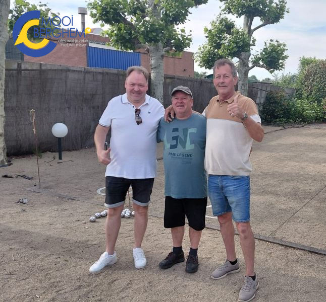 Team 'GrootKleinGroot' wint mei-editie bij jeu des boulesclub Wilhelmus