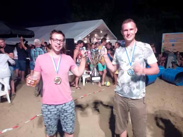 megabeachpongwinnaars